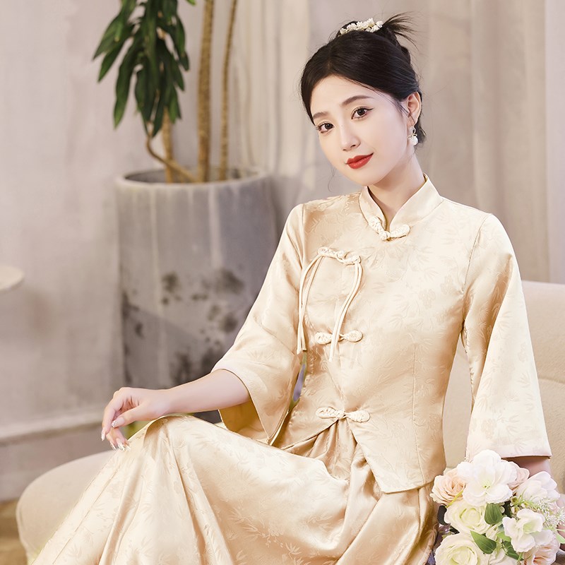 香槟色新中式伴娘服姐妹团大码胖mm200斤穿显瘦闺蜜礼服冬季长袖