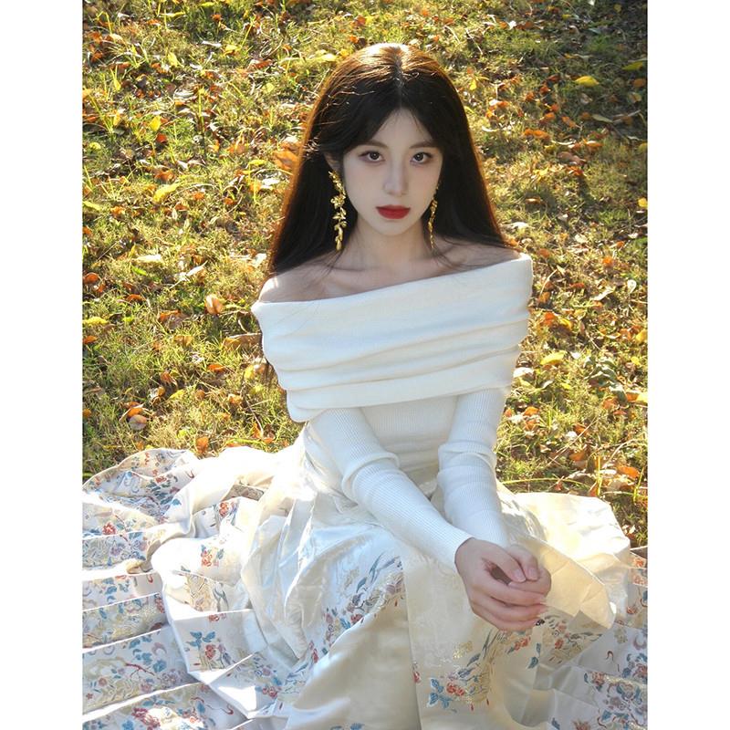 正品高货白色一字肩上衣女春秋季露肩毛衣初夏韩系穿搭针织衣服温