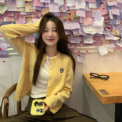 黄色毛衣开衫外套女2026新款秋天穿搭长袖小外搭春秋麻花针织上衣