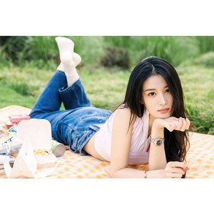 王楚然海报周边卧室咖啡厅餐厅密室奶茶店装饰画墙贴壁纸可定制