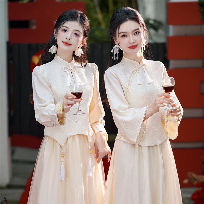 2024新款复古中式高级感女款伴娘礼服香槟色小个子旗袍可穿表演裙