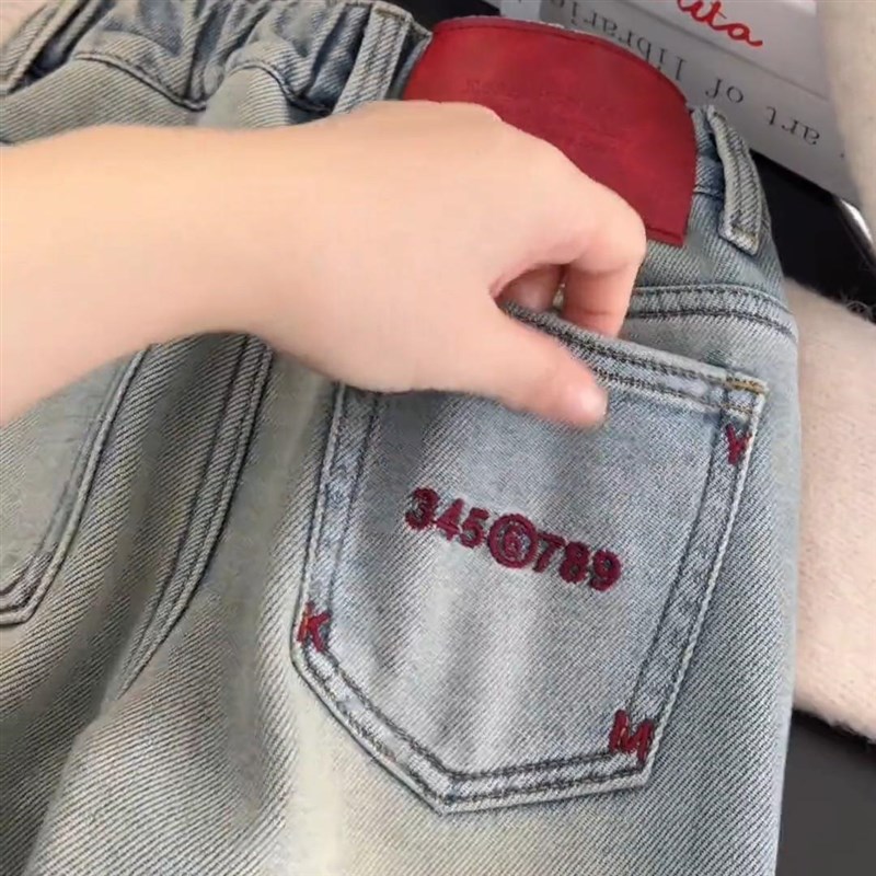 女童中大童装浅蓝色牛仔裤冬季x2024加绒复古水洗贴标阔腿牛仔裤