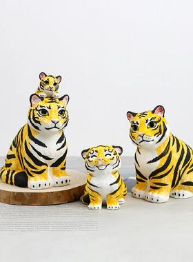 可爱老虎陶瓷摆饰创意装饰品招财办公室客厅桌面工位摆设生肖礼物