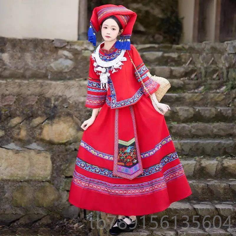 高档广西服壮族装新款三月演服饰出少数民舞蹈成人壮锦族刺绣长裙图片