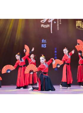 高档雪儿龙霍吟表演服童桃李杯古风元甲国潮风扇子年舞演出服壮志