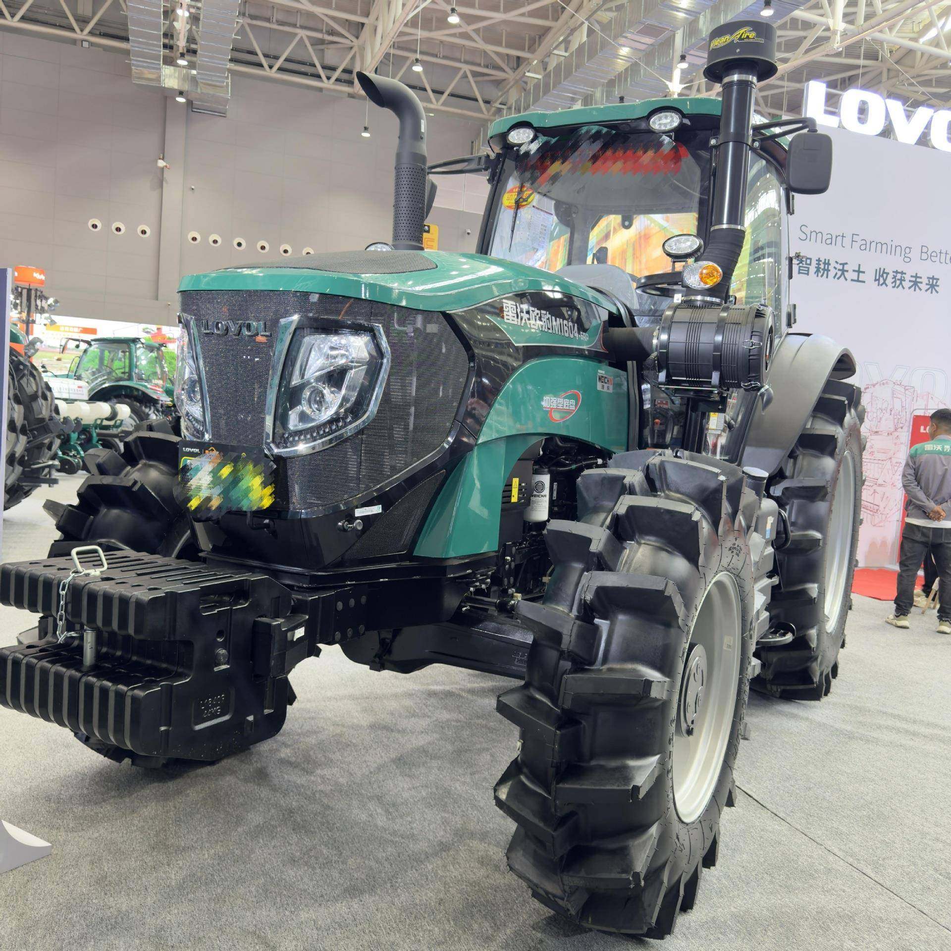 雷沃1604-5RP水旱通用深耕犁旋耕一体化作业大桥四驱轮式拖拉机