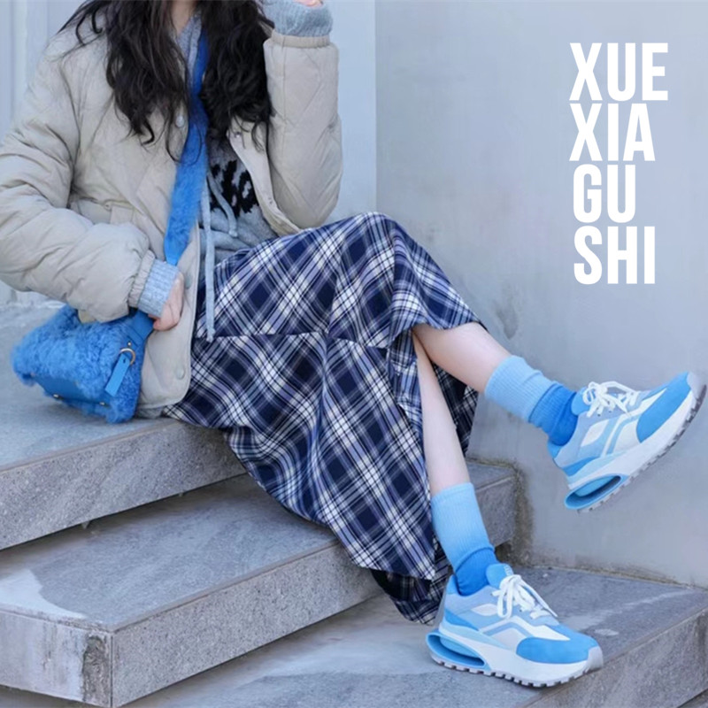 【渐变蓝色ins中筒袜】靴下故事 高端棉潮流短袜女韩版超柔蓝色袜