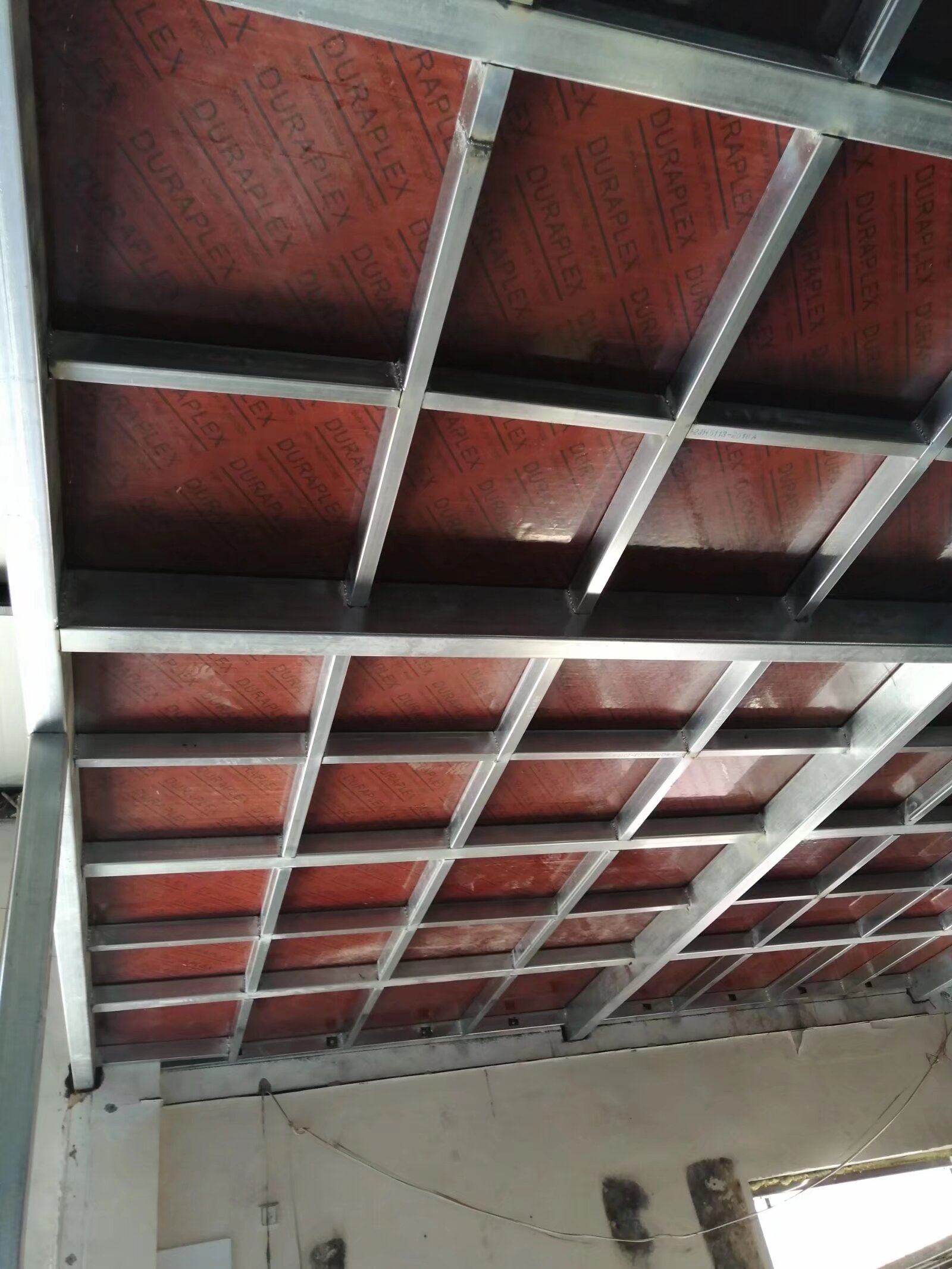 天津钢结构阁楼搭建型钢加二层钢构槽钢阁楼平台工字钢楼梯花纹板