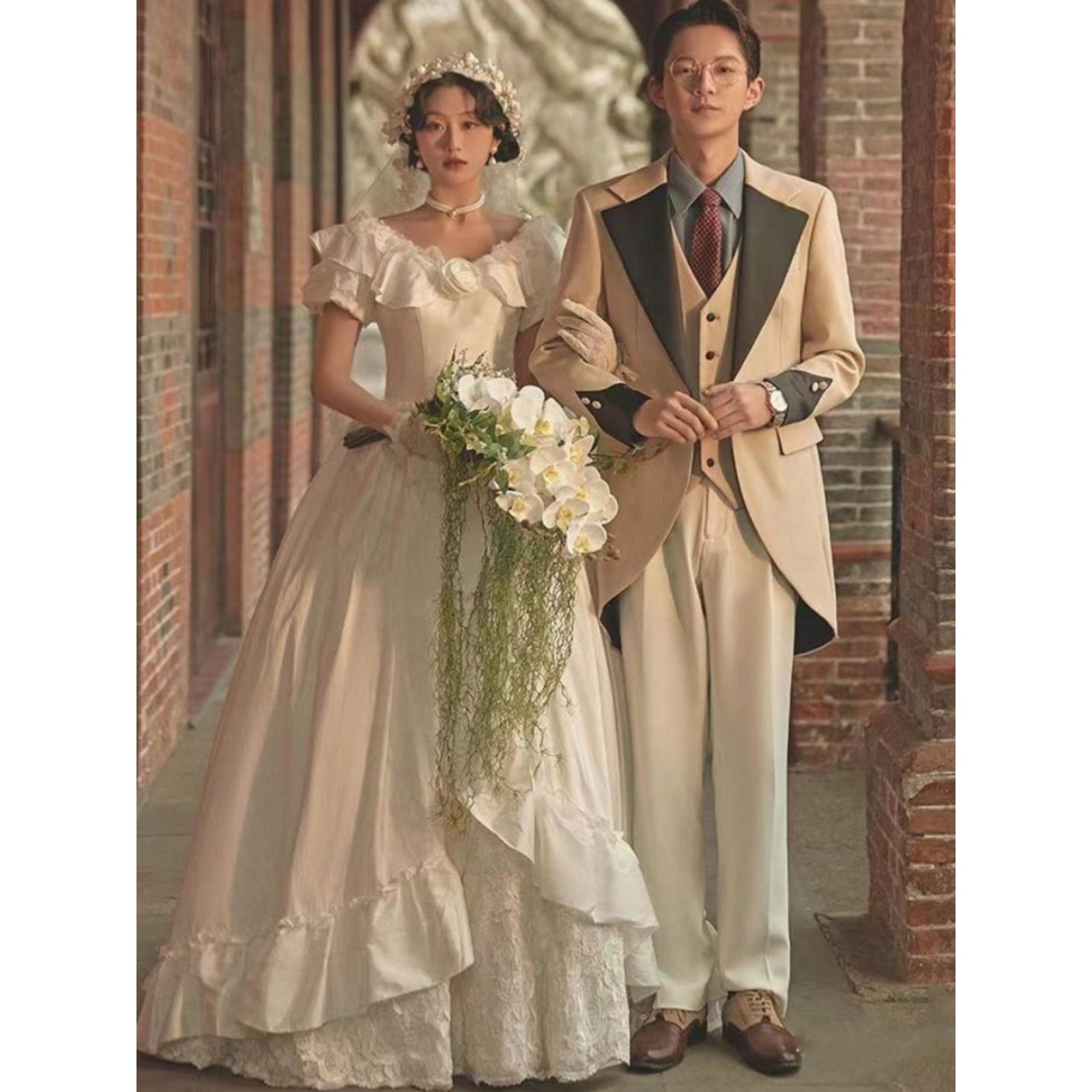 昭和古董vintage轻婚纱复古港风缎面古着礼服成人礼写真拍照服装