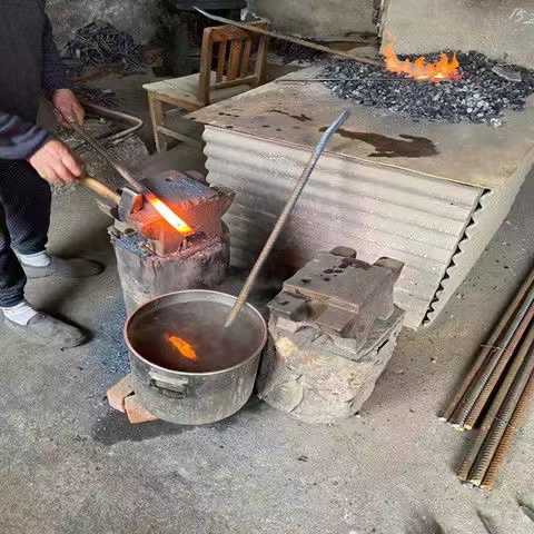 手工铸造螺纹钢i木工拆模小撬棍特种钢扁头钢筋撬杠长撬棒木模翘