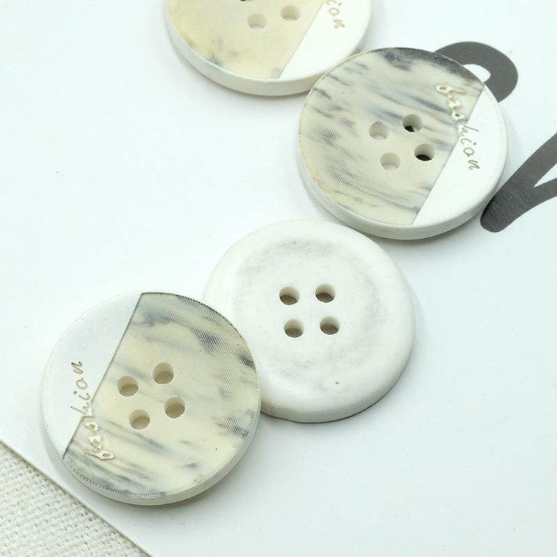 现货树脂个性时尚纽扣女士风衣四眼扣子女款毛呢大衣有眼钮扣,纺织面料/辅料/配套,服装纽扣,淘宝优惠券,粉丝福利购,淘宝优惠卷