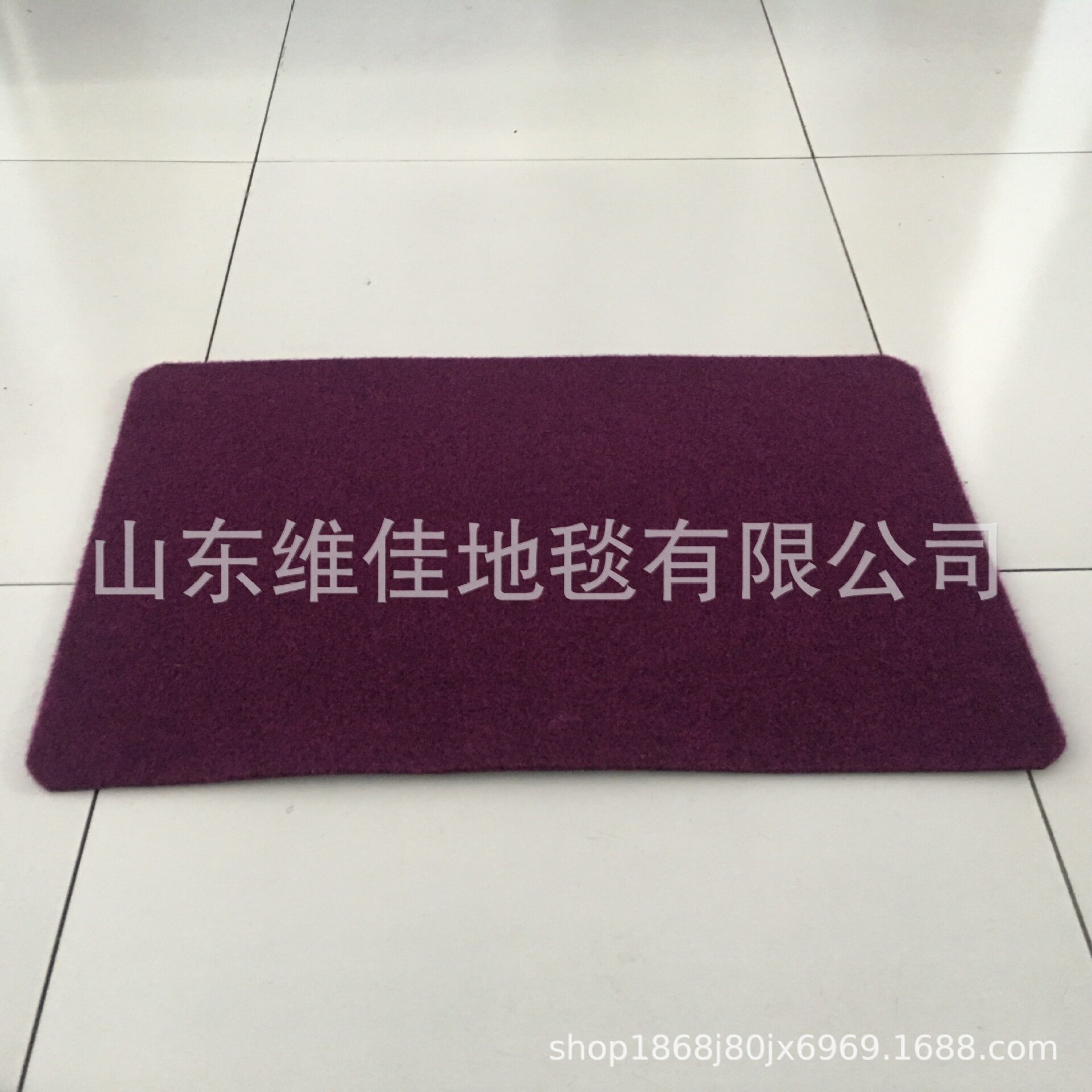 厂家直销批发tpr涤纶拉绒光面卷材红地毯满铺走廊地毯无味地垫子