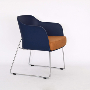 PP新料制作酒店餐椅现代时尚 成人塑胶椅子 阳台休闲椅简约风格