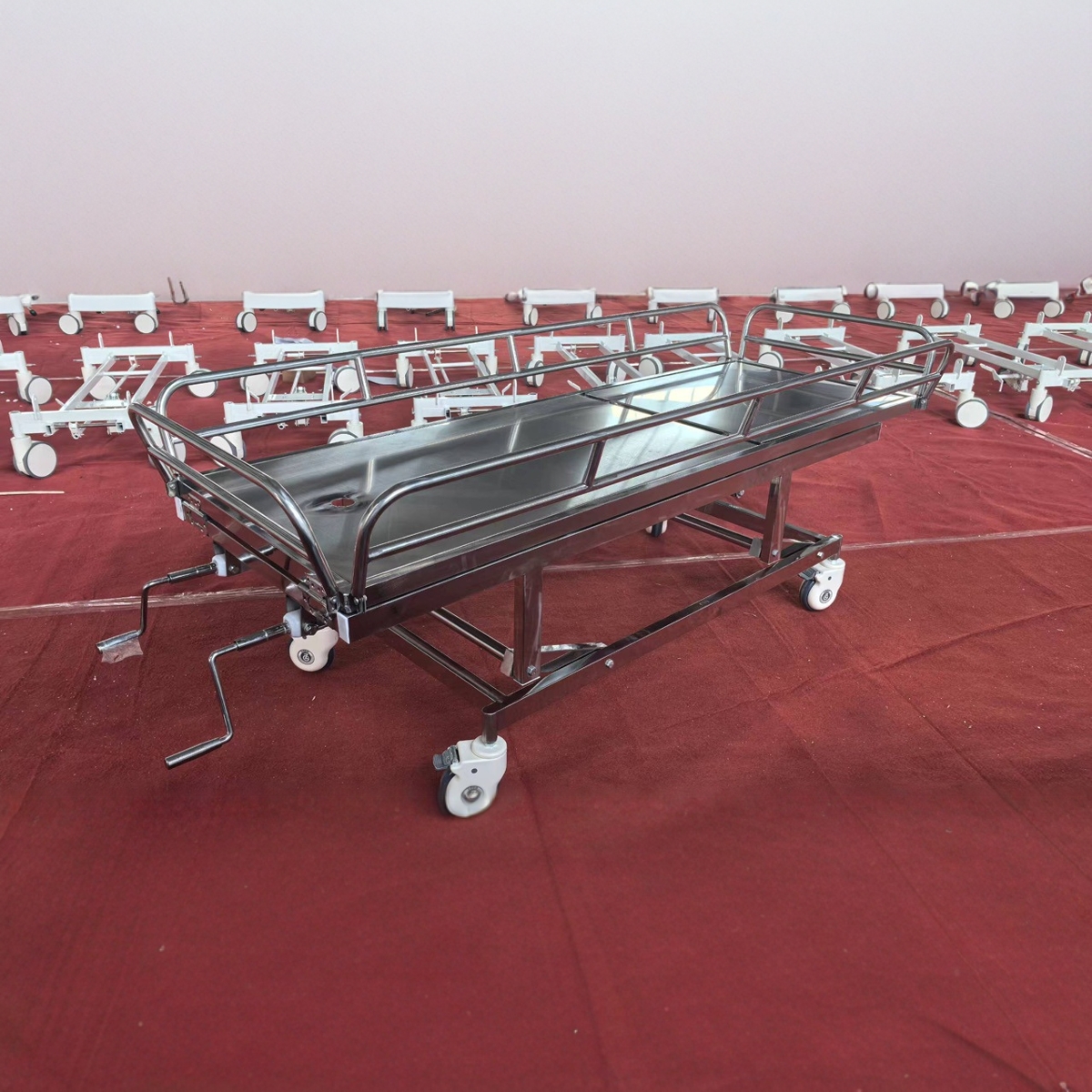 不锈钢洗澡床助浴床手摇老人敬老院护理升降核生化洗消床