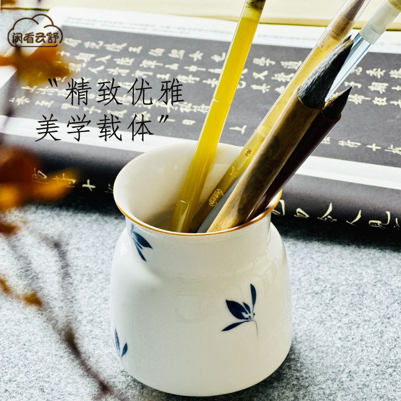 闲看云舒【初雪】手绘蝴蝶兰陶瓷笔筒文房桌面国画书法毛笔收纳桶