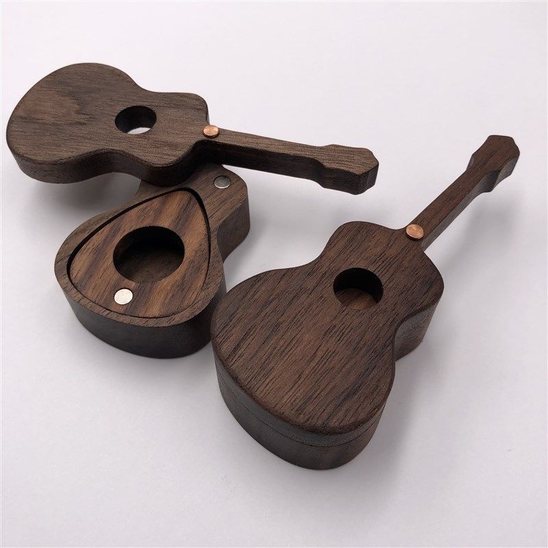 吉他拨片收纳盒套夹包项链钥匙扣随身携带戒指盒实木定制乐手礼物