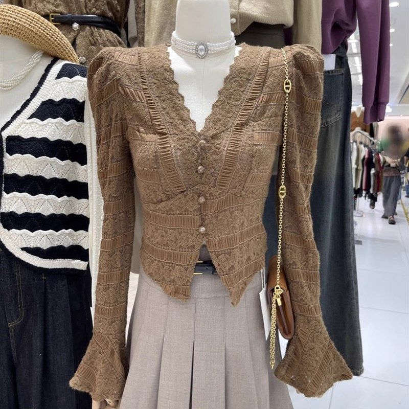 2023秋装新款法式轻熟风气质修身v领喇叭袖短款蕾丝上衣女,女装/女士精品,蕾丝衫/雪纺衫,淘宝优惠券,粉丝福利购,淘宝优惠卷