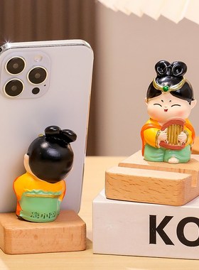 少女风唐仕娃娃公仔原木手机支架女生宿舍桌面装饰品教师工位摆件