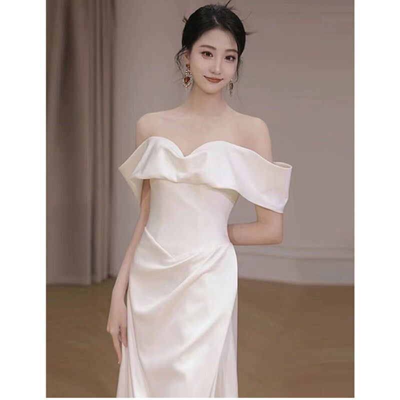 大码轻婚纱一字肩缎面婚纱胖MM气质宴会简约晚礼服新娘结婚出门纱