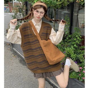 大码女装2024胖mm秋冬时尚叠穿三件套学院风条纹针织马甲百搭衬衫