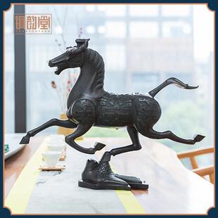 马踏飞燕摆件铜马摆件客厅办公桌家居装饰物马到成功铜奔马工艺礼