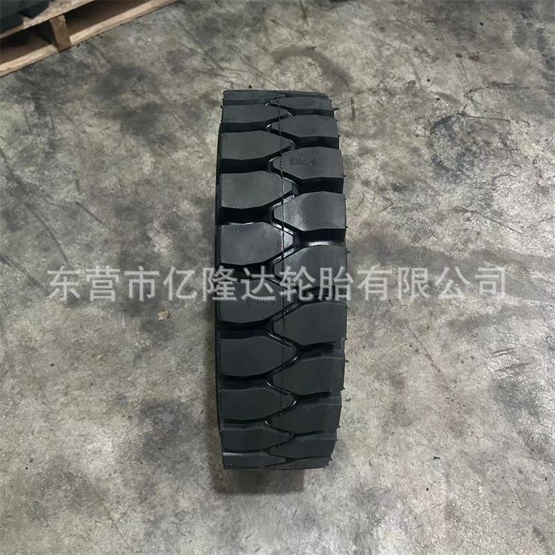 航空地面机场设备条纹轮胎装配轮毂5.00-8静音轮叉车平面实心轮胎