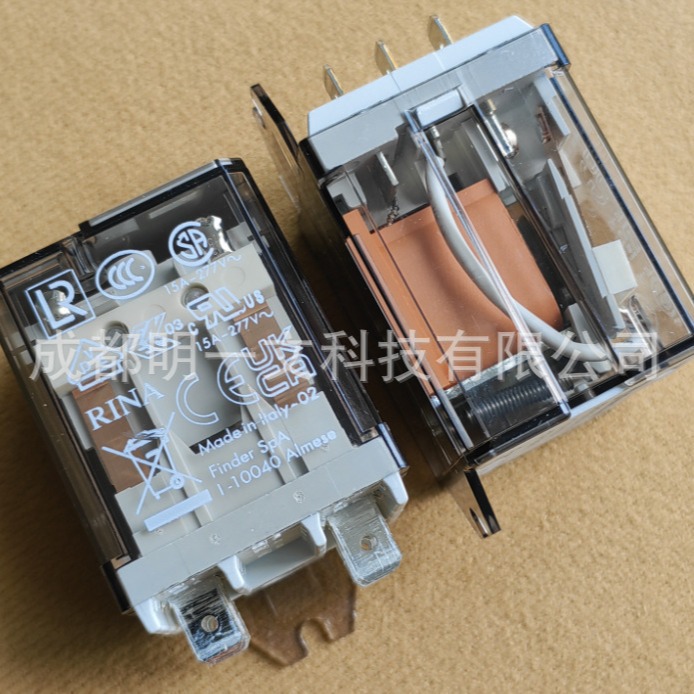 62.82.8.230.0300继电器Finder交流230V DPST, 2极法兰安装式