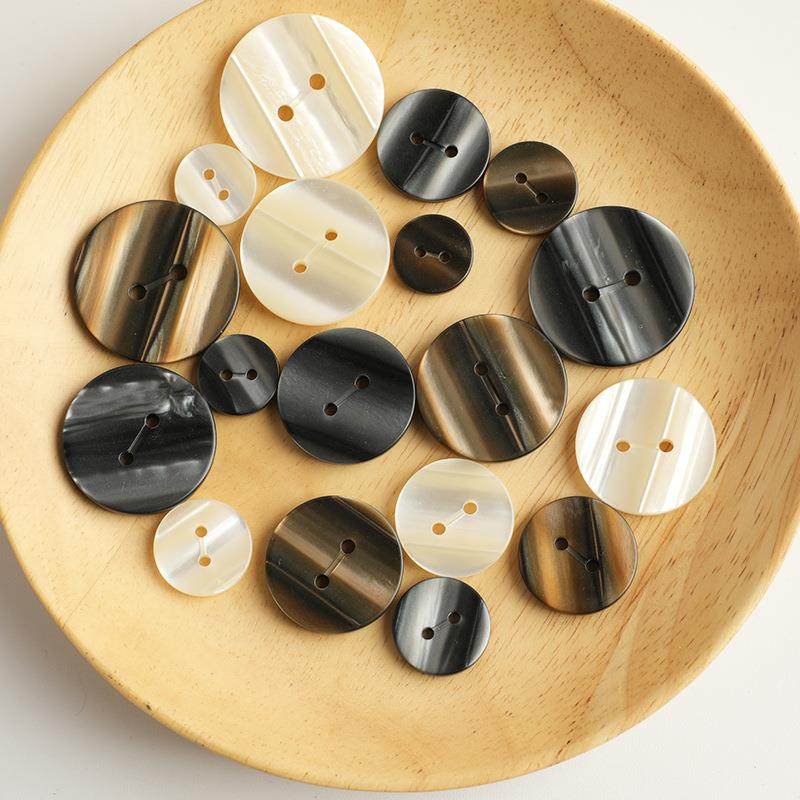 现货供应二眼平面仿贝壳树脂纽扣男女大衣风衣西装衬衫扣子钮扣,纺织面料/辅料/配套,服装纽扣,淘宝优惠券,粉丝福利购,淘宝优惠卷