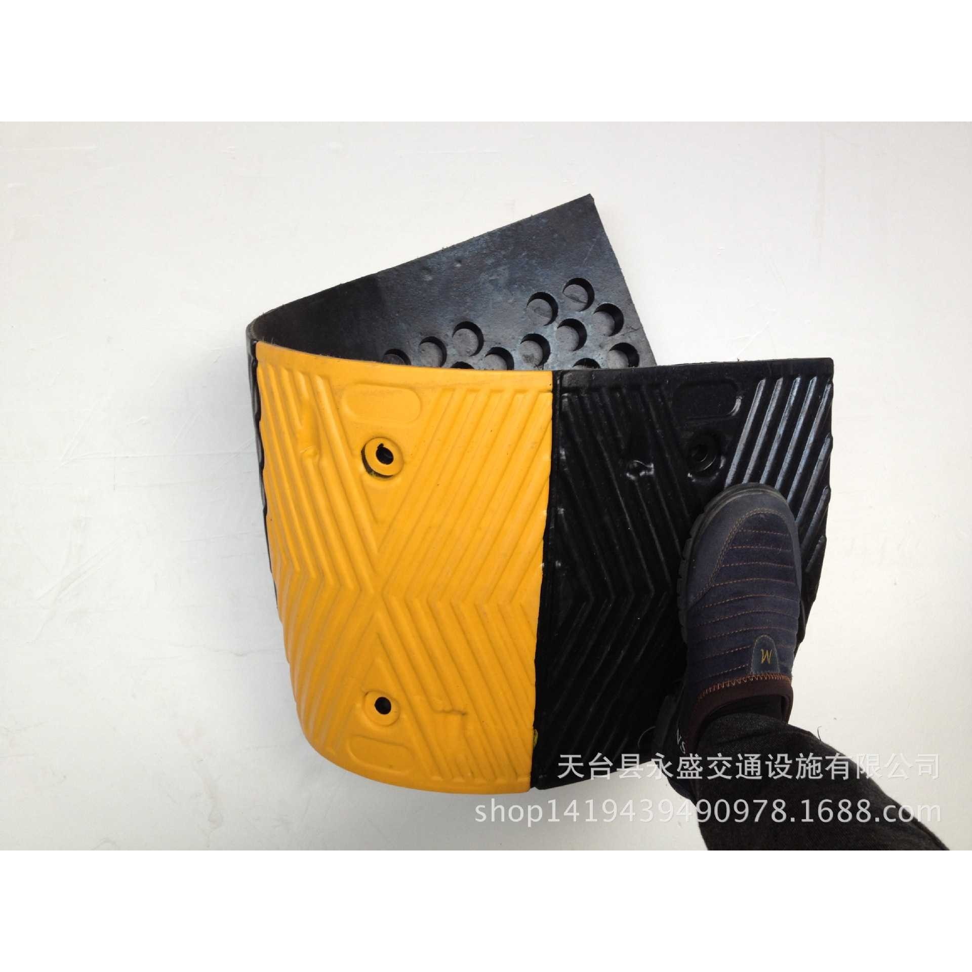 供应橡胶减速带 能用耐压不褪色橡胶减速板1000*350*35mm,电子元器件市场,配线槽,淘宝优惠券,粉丝福利购,淘宝优惠卷