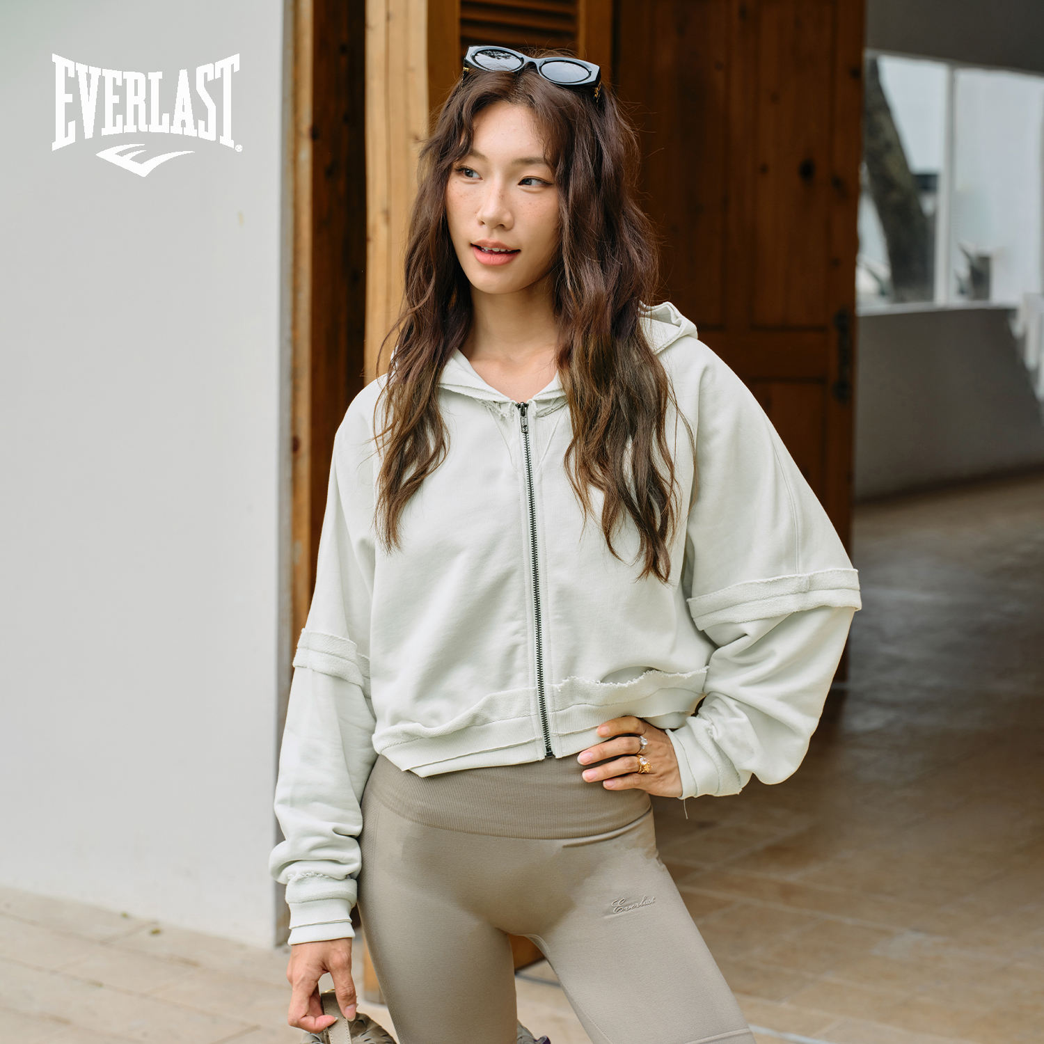 美国EVERLAST拳击高街运动复古短款露腰卫衣重磅纯棉女款连帽外套