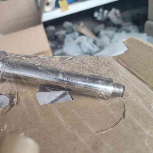 全新E+H温度传感器TMR31，型号TMR31-A1BCBA - 实物图