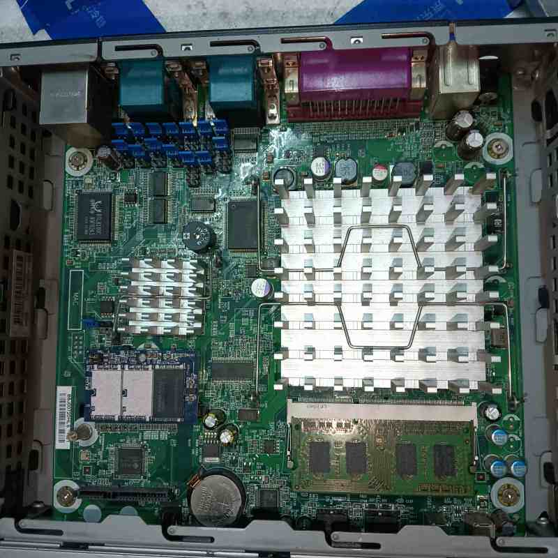 HP t5400瘦客户机，接口丰富，4串口、1并口、VGA、