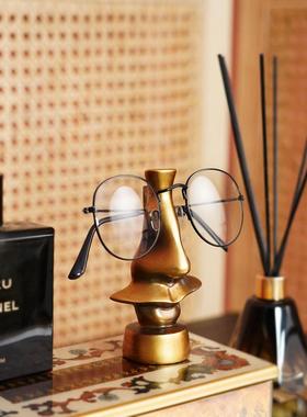 费灵家居铜色覆古树脂人脸鼻子造型眼镜架装饰摆件眼镜收纳架小众