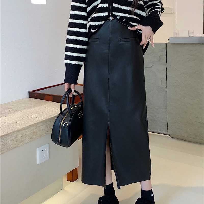 大码皮裙半身裙女胖mm秋冬过膝长裙宽松直筒显瘦PU皮前开叉包臀裙