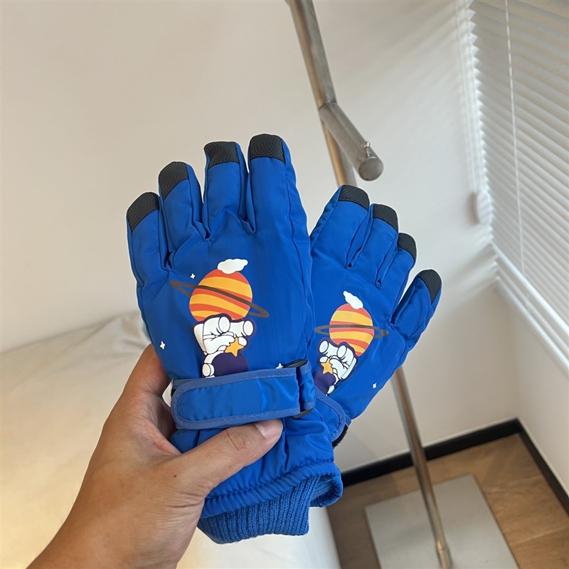 儿童手套冬季男童手指套保暖防风五指手套女童玩雪中大童滑雪手套