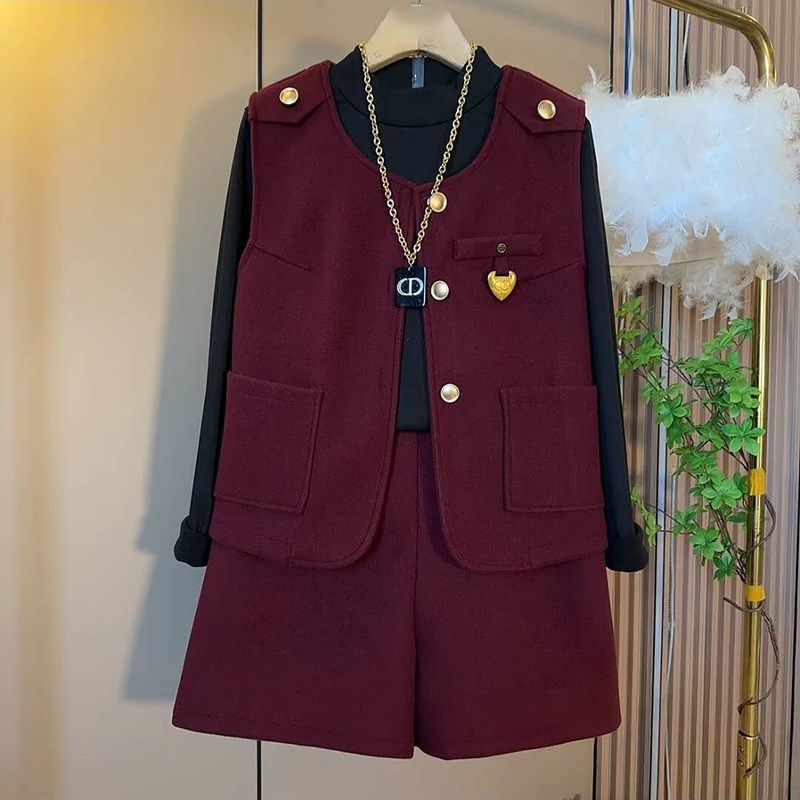 2024冬季新款大码女装胖MM时尚爱心马甲百搭打底衫洋气短裤三件套,女装/女士精品,大码套装,淘宝优惠券,粉丝福利购,淘宝优惠卷