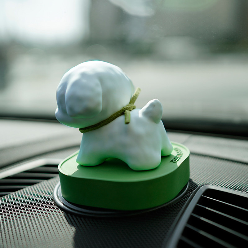 小奶狗车载香薰中控台摆件扩香石可爱活泼比熊车内小清新家居饰品
