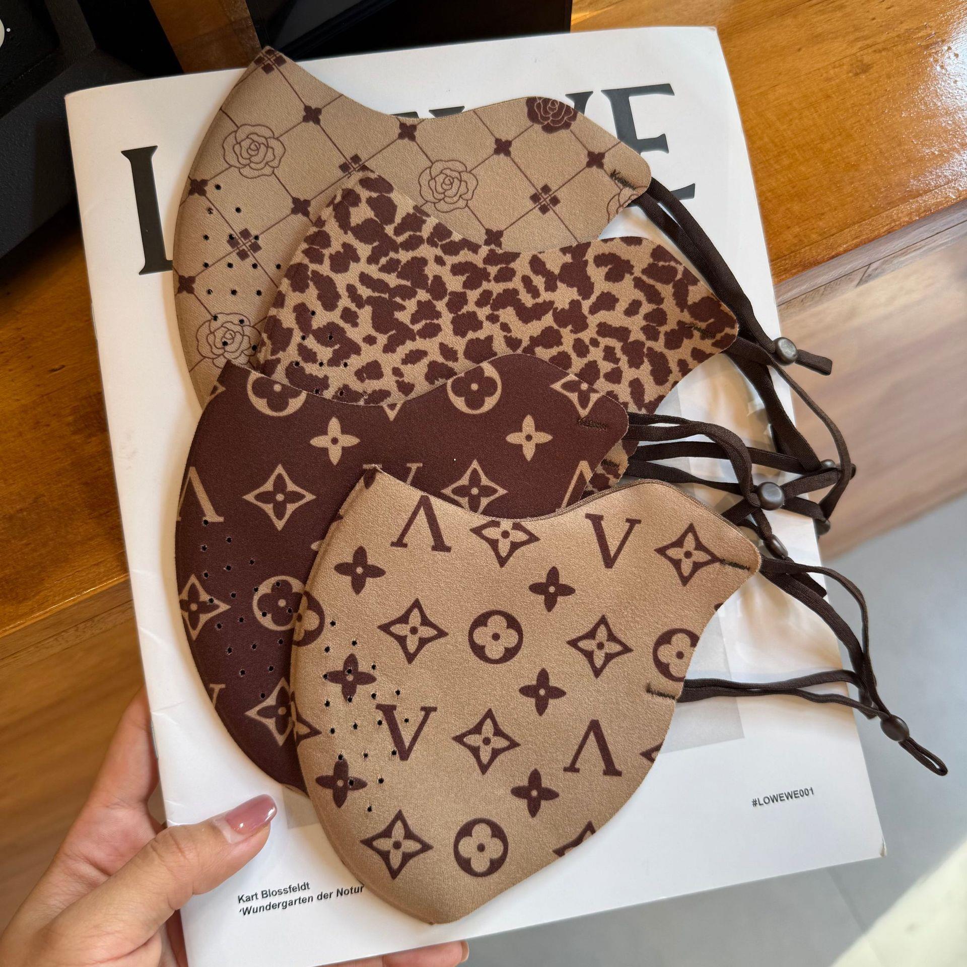 老花保暖口罩2025新款女高颜值防风防寒秋冬保暖大面罩厚款防冻