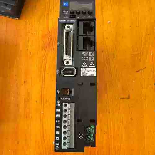 {议价}富士伺服驱动器、RYH201F6-VV2-ZC1、200W、【议价】