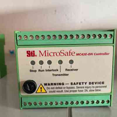 MC42E-DN MicroSafe 安全控制器 工业自动化控制模块议价维修