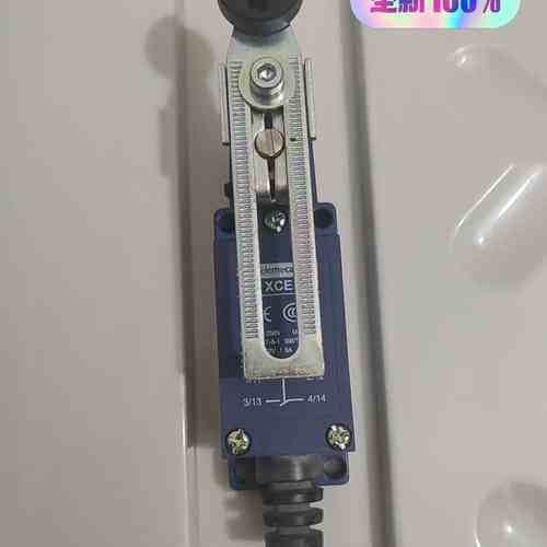 Schneider XCE145限位开关