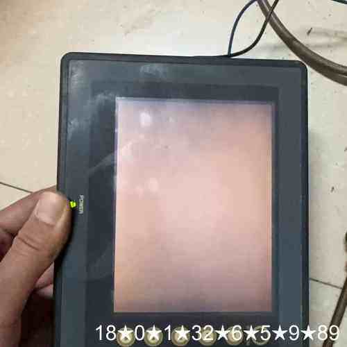 触摸屏 V606eC20，成色如图所示，通电如图，售