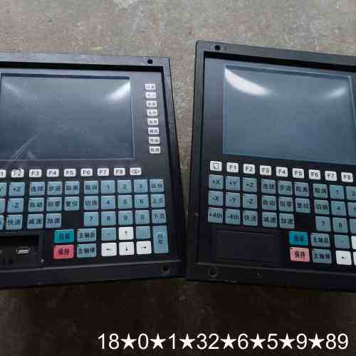GJ301W蓝天数控系统，，成色如图，通电如图实