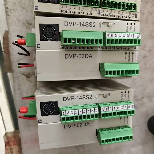 台达DVP14SS211R 160 dvp02da-s