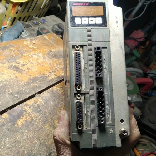 友诚伺服电机驱动器一只，DHS3204-VT1D/HF15，--议价商品