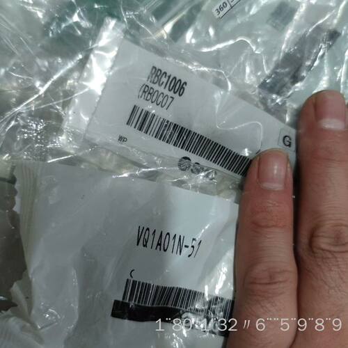 电磁阀VQ1A01N-51 3个  缓冲器RBC1
