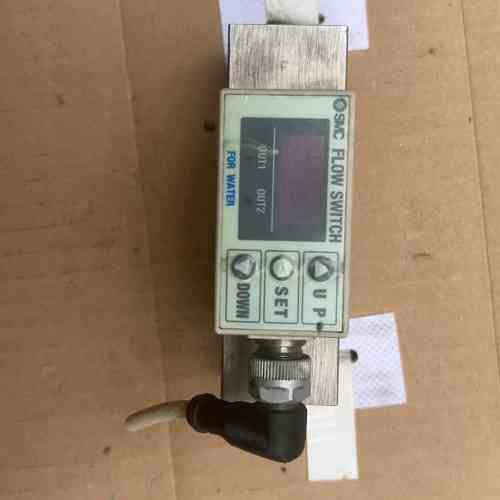 SMC水用流量开关PF2W720-F04-67咨询维修