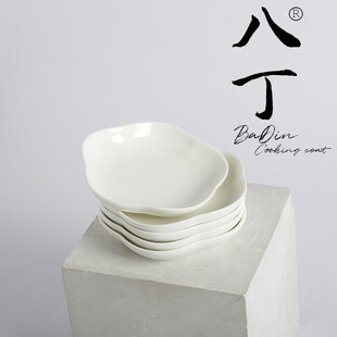 日式 纯白骨瓷4.25英寸梅花调味料碟子小号刺身盘桌面餐具 简约风格