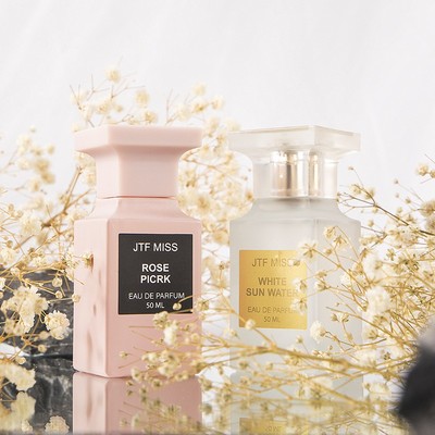 香水品牌学生沉香通勤香水上班男女约会佳品樱桃乌木送礼