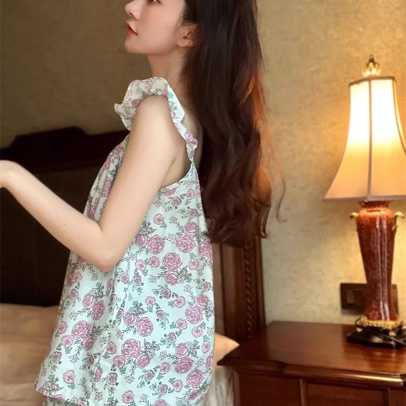 网红风碎花吊带睡衣女夏季2024新款宽松大码家居服短裤套装可外穿